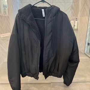 Alo Yoga Sherpa lined puff jacket